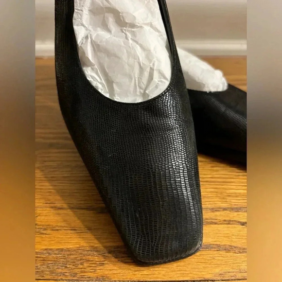 Stuart Weitzman Black Leather Heels - Picture 3 of 9